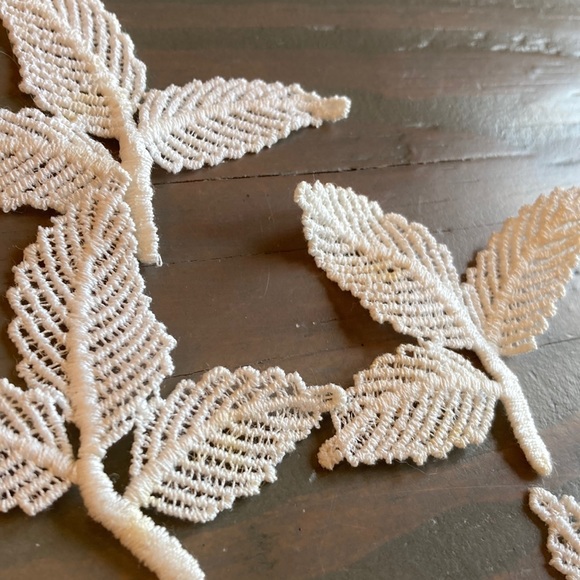 8 mid century cotton ecru stem and leaves appliqués. Beautiful - Picture 4 of 7